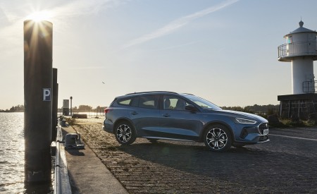 2022 Ford Focus Active Side Wallpapers 450x275 (3)