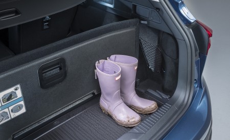 2022 Ford Focus Active Trunk Wallpapers 450x275 (32)