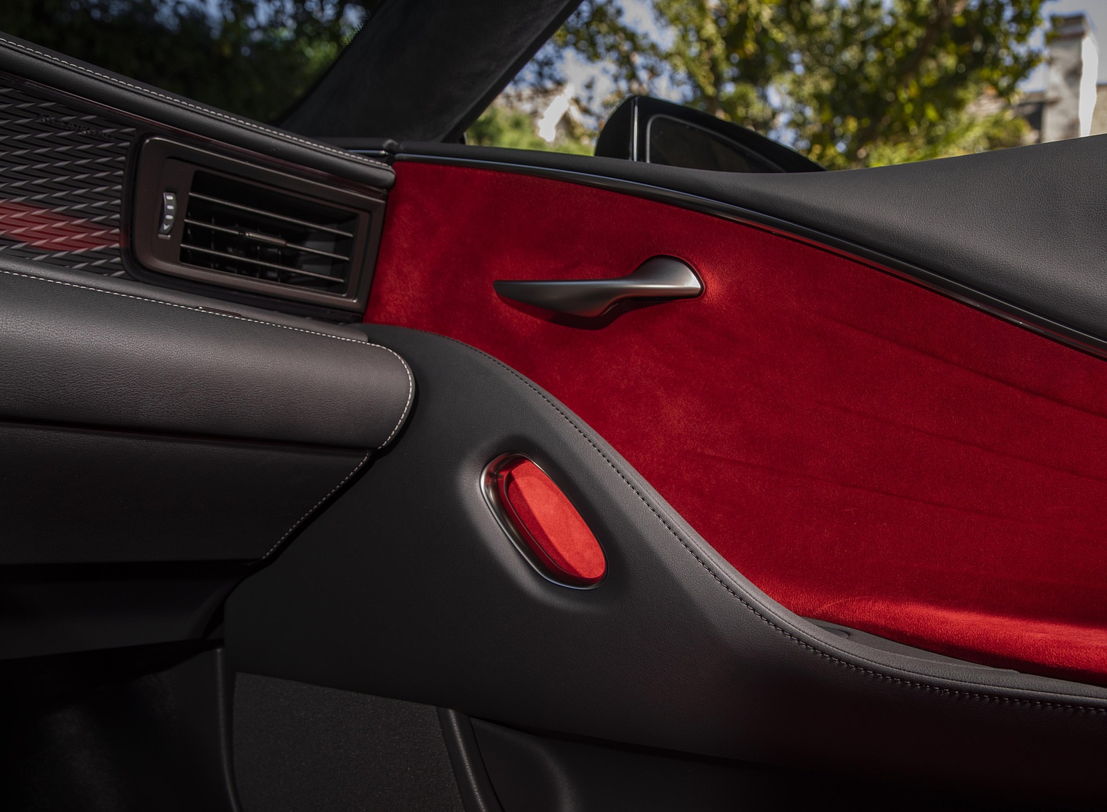 2022 Lexus LC 500h Coupe Interior Detail Wallpapers (14)