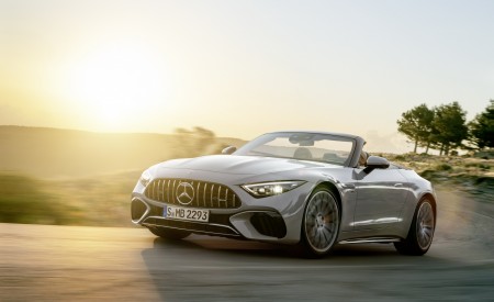 2022 Mercedes-AMG SL 55 4MATIC+ (Color: Alpine Grey Uni) Front Three-Quarter Wallpapers 450x275 (2)