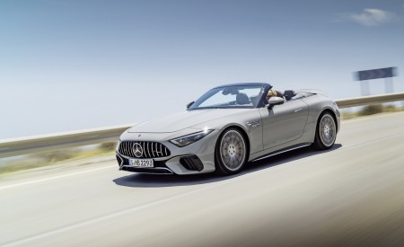 2022 Mercedes-AMG SL 55 4MATIC+ (Color: Alpine Grey Uni) Front Three-Quarter Wallpapers 450x275 (14)