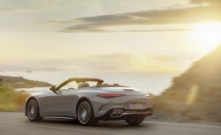 2022 Mercedes-AMG SL 55 4MATIC+ (Color: Alpine Grey Uni) Rear Three-Quarter Wallpapers 450x275 (8)