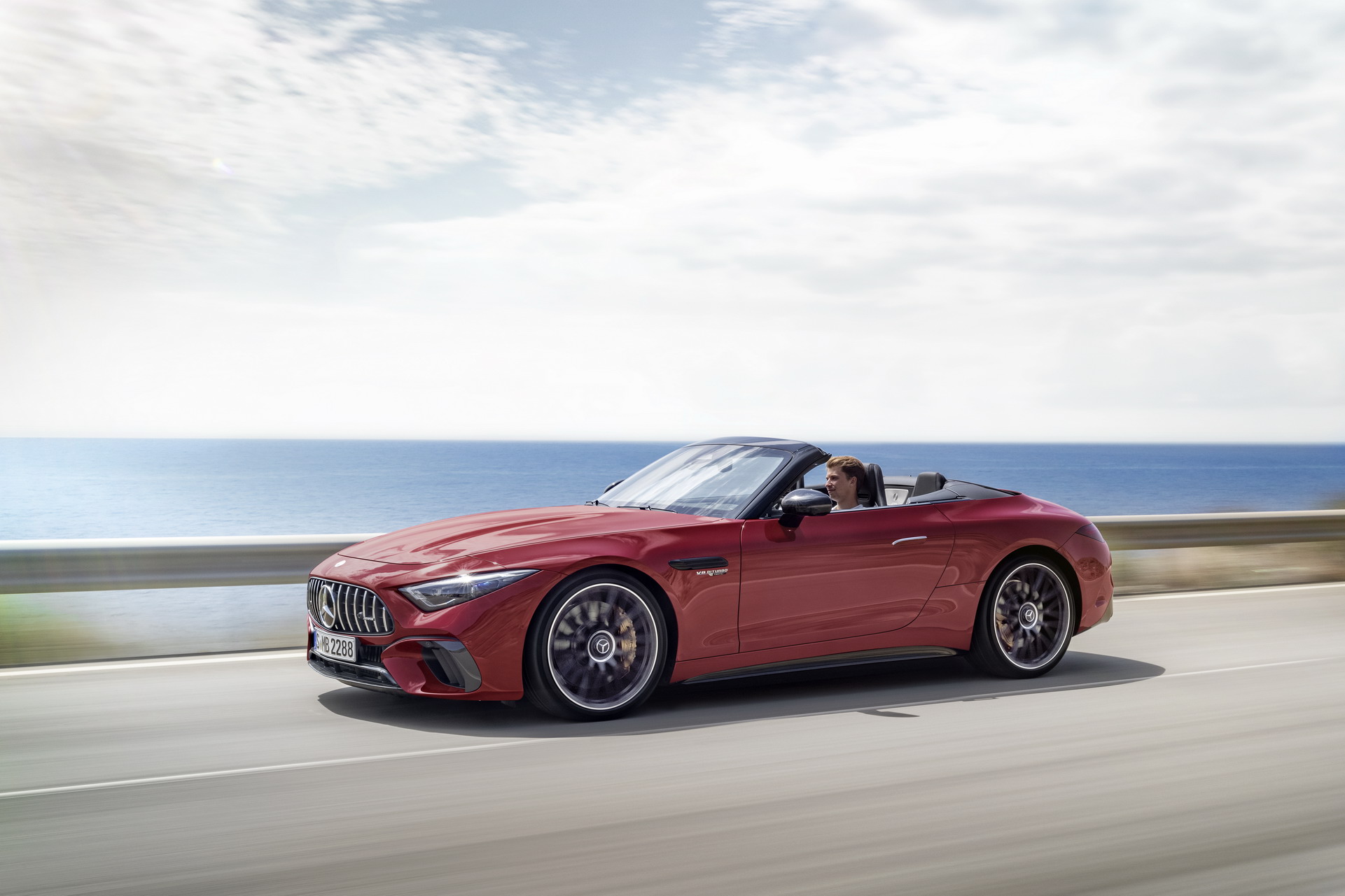 2022 Mercedes-AMG SL 63 4MATIC+ (Color: Patagonia Red Metallic) Front Three-Quarter Wallpapers (3)