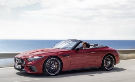 2022 Mercedes-AMG SL 63 4MATIC+ (Color: Patagonia Red Metallic) Front Three-Quarter Wallpapers 450x275 (8)