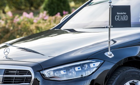 2022 Mercedes-Benz S 680 GUARD 4MATIC Detail Wallpapers 450x275 (22)