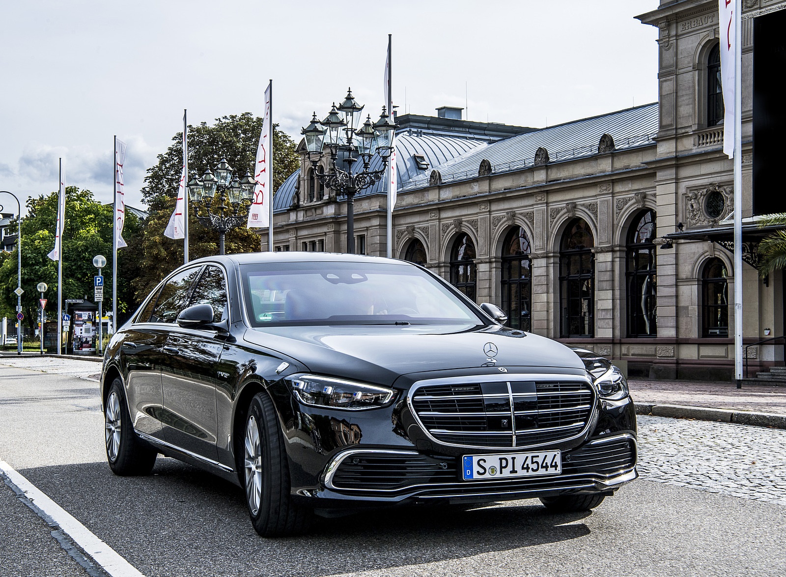 2022 Mercedes-Benz S 680 GUARD 4MATIC Front Three-Quarter Wallpapers (13)