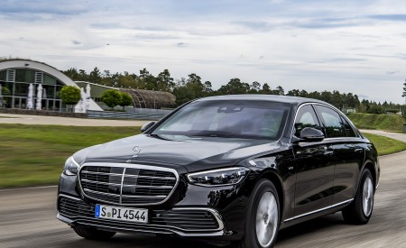 2022 Mercedes-Benz S 680 GUARD 4MATIC Front Three-Quarter Wallpapers 450x275 (4)