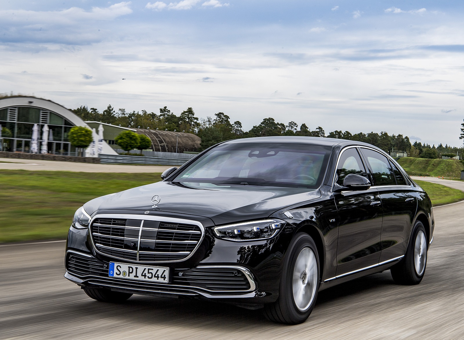 2022 Mercedes-Benz S 680 GUARD 4MATIC Front Three-Quarter Wallpapers (4)