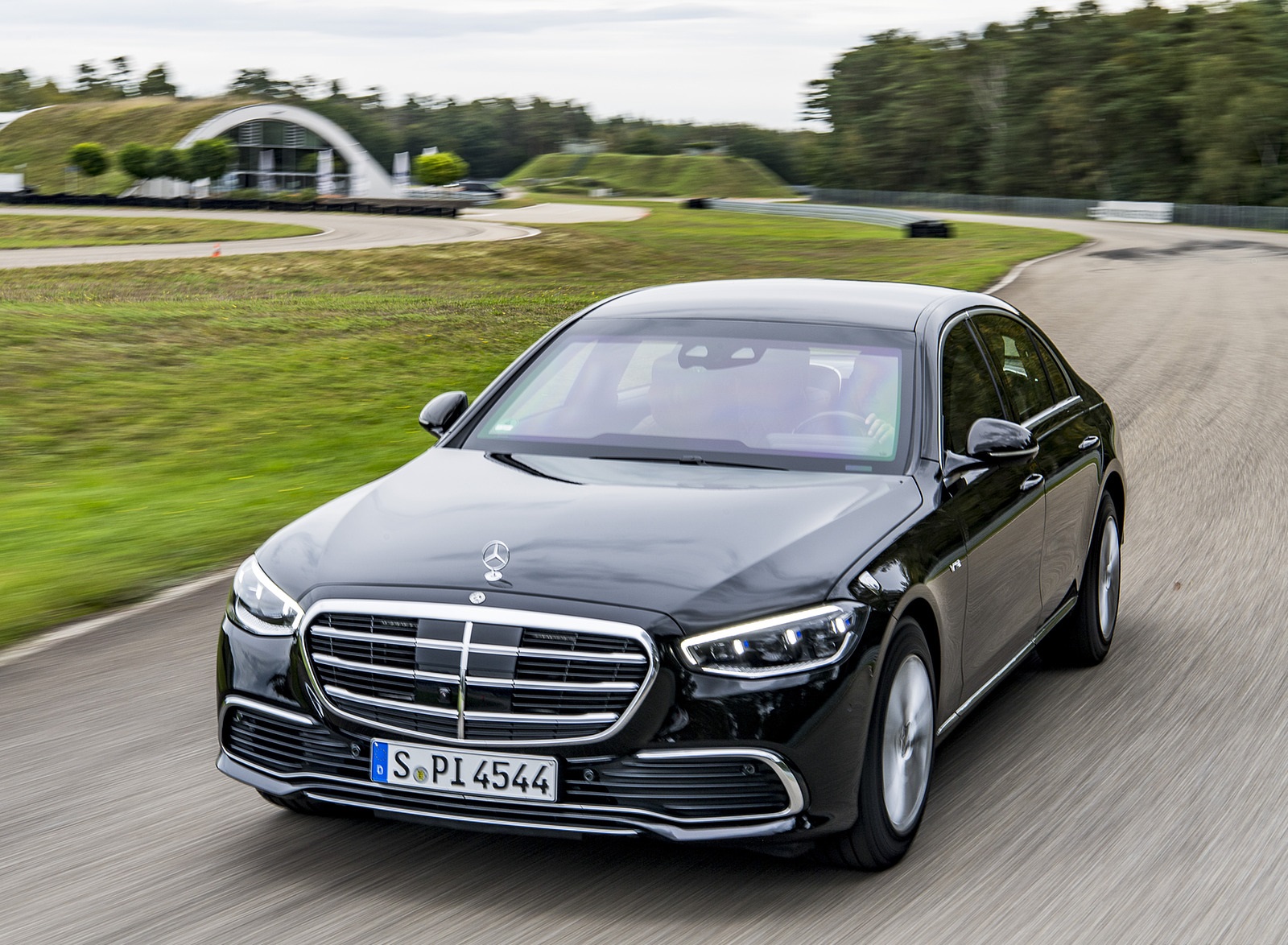 2022 Mercedes-Benz S 680 GUARD 4MATIC Front Wallpapers  (2)