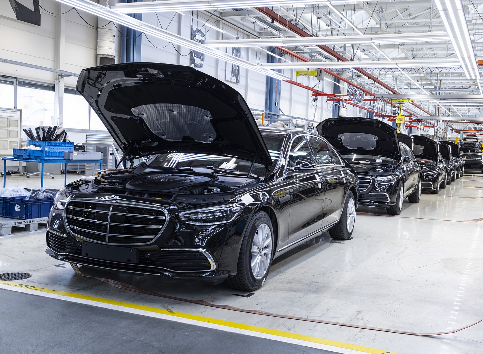 2022 Mercedes-Benz S 680 GUARD 4MATIC Production Wallpapers #36 of 38