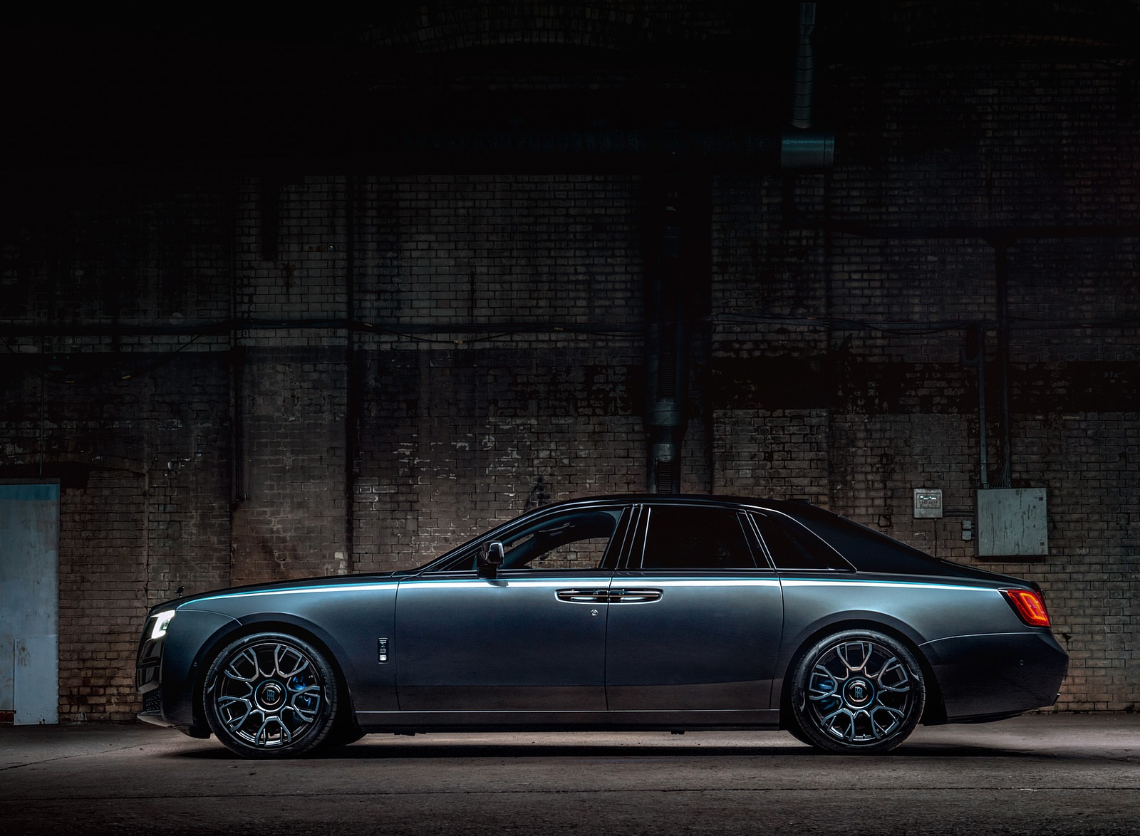 2022 Rolls-Royce Ghost Black Badge Side Wallpapers (11)
