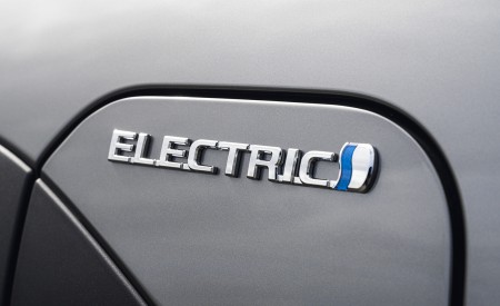 2022 Toyota bZ4X BEV (Euro-Spec) Badge Wallpapers 450x275 (80)