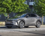 2022 Toyota bZ4X BEV (Euro-Spec) Front Three-Quarter Wallpapers 150x120 (48)