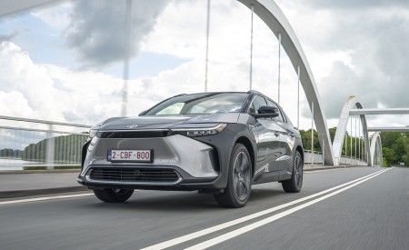 2022 Toyota bZ4X BEV (Euro-Spec) Front Wallpapers 450x275 (19)