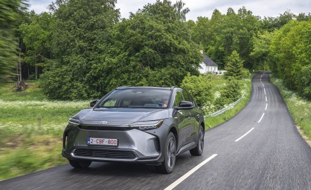 2022 Toyota bZ4X BEV (Euro-Spec) Front Wallpapers 450x275 (4)