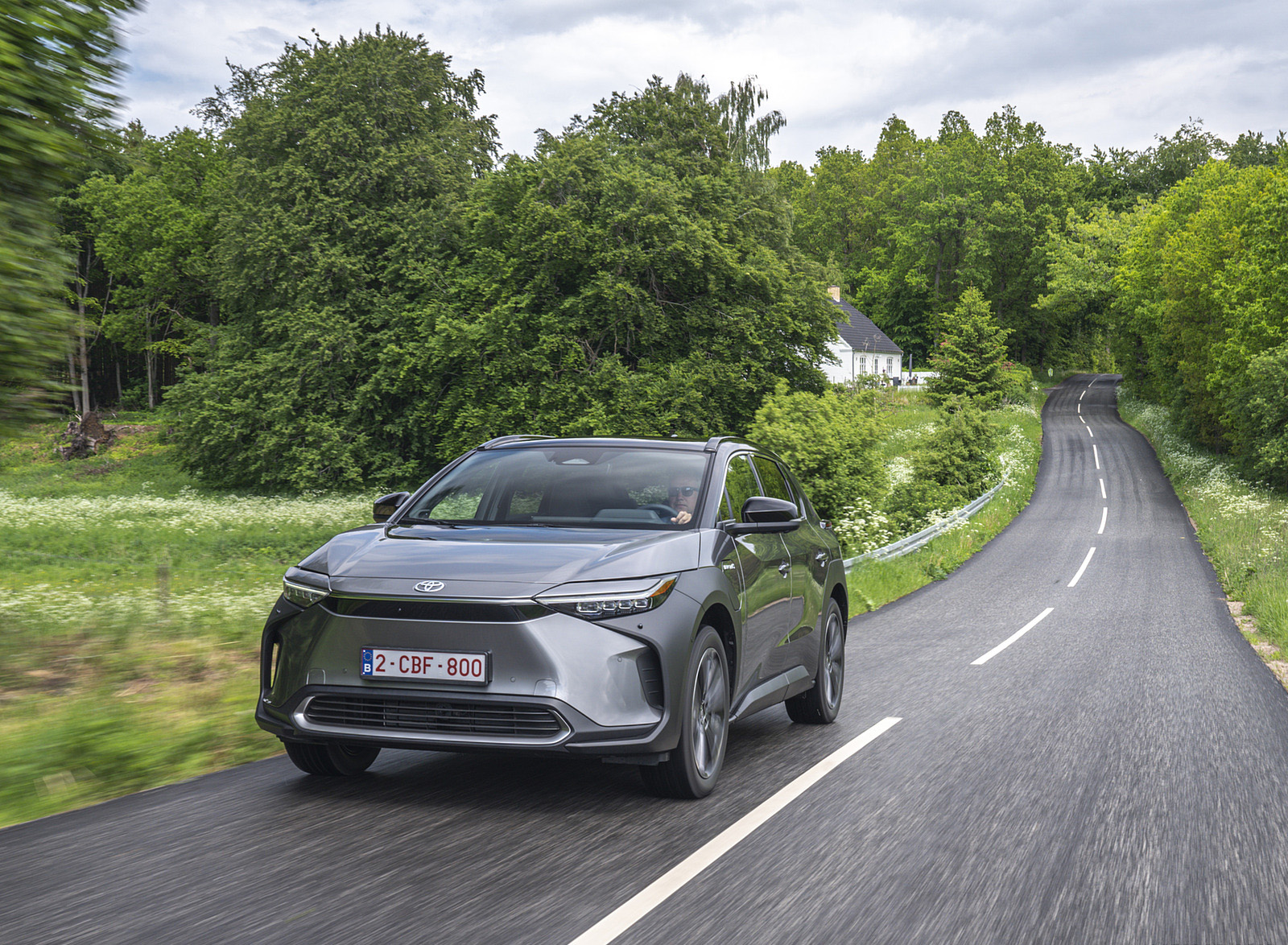 2022 Toyota bZ4X BEV (Euro-Spec) Front Wallpapers (4)