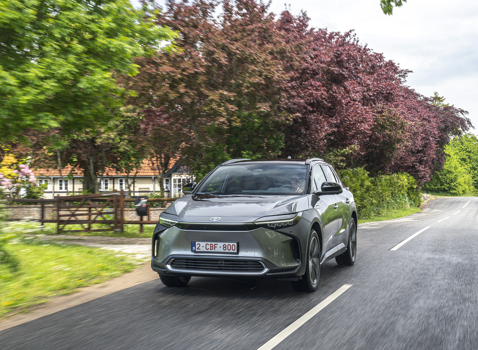 2022 Toyota bZ4X BEV (Euro-Spec) Front Wallpapers (3)