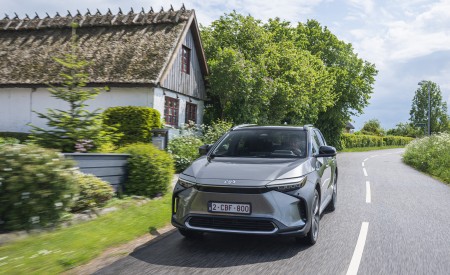 2022 Toyota bZ4X BEV (Euro-Spec) Front Wallpapers 450x275 (2)