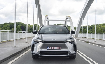 2022 Toyota bZ4X BEV (Euro-Spec) Front Wallpapers 450x275 (45)