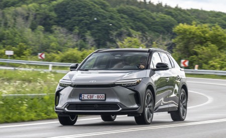 2022 Toyota bZ4X BEV (Euro-Spec) Front Wallpapers 450x275 (24)