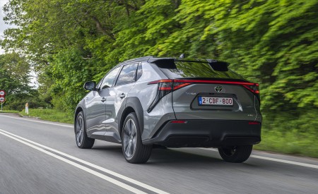 2022 Toyota bZ4X BEV (Euro-Spec) Rear Wallpapers  450x275 (8)