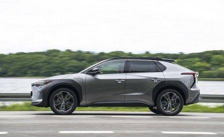 2022 Toyota bZ4X BEV (Euro-Spec) Side Wallpapers 450x275 (27)