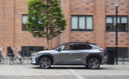 2022 Toyota bZ4X BEV (Euro-Spec) Side Wallpapers 450x275 (57)