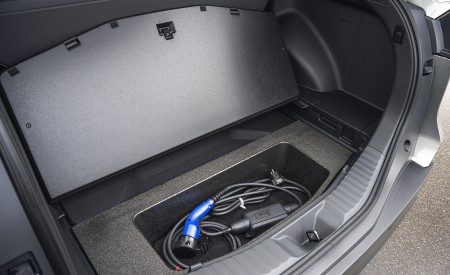 2022 Toyota bZ4X BEV (Euro-Spec) Trunk Wallpapers 450x275 (107)