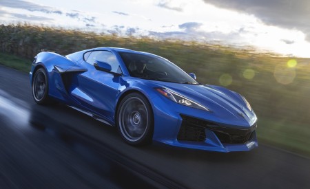 2023 Chevrolet Corvette Z06 Front Three-Quarter Wallpapers 450x275 (14)