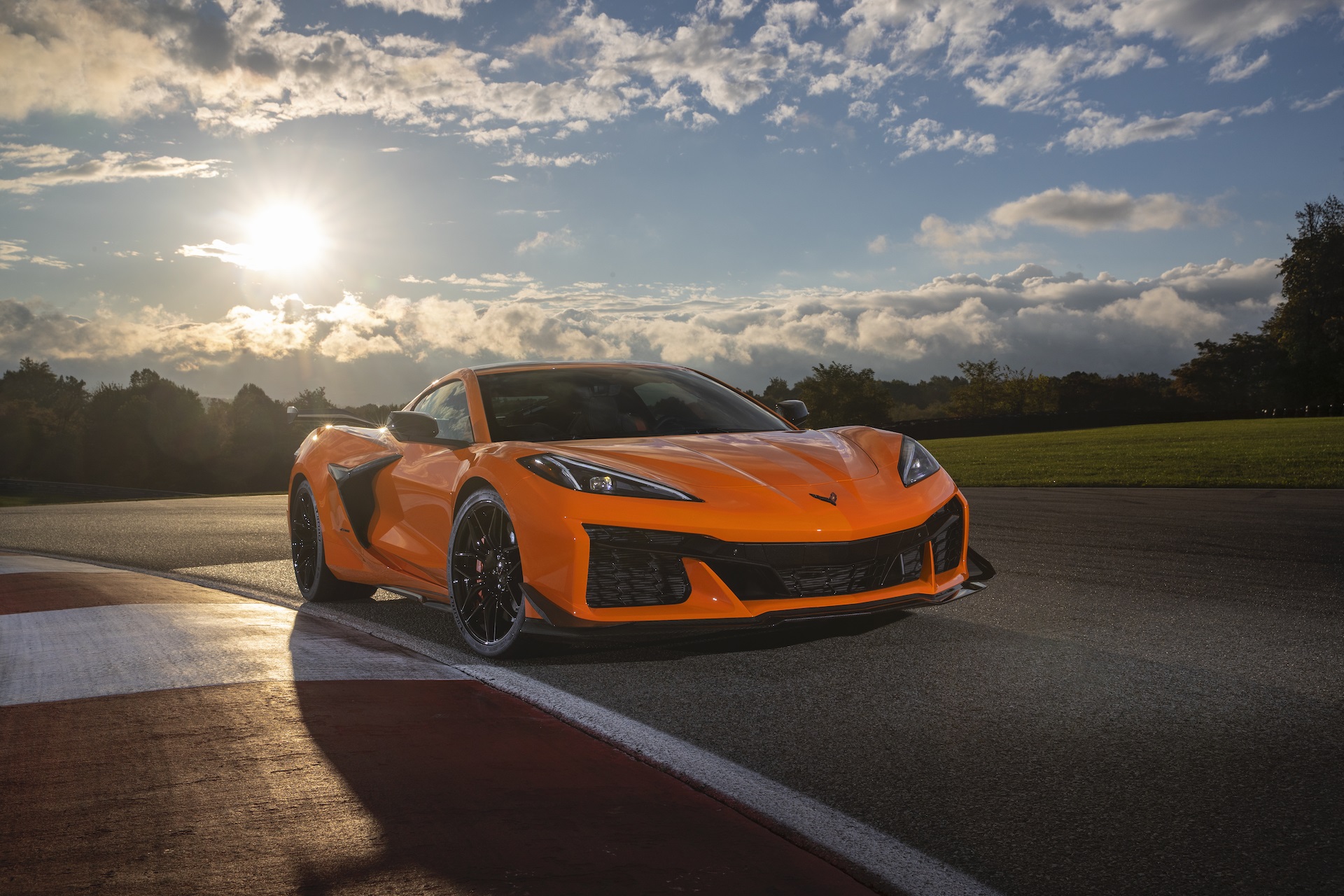 2023 Chevrolet Corvette Z06 Front Three-Quarter Wallpapers (9)