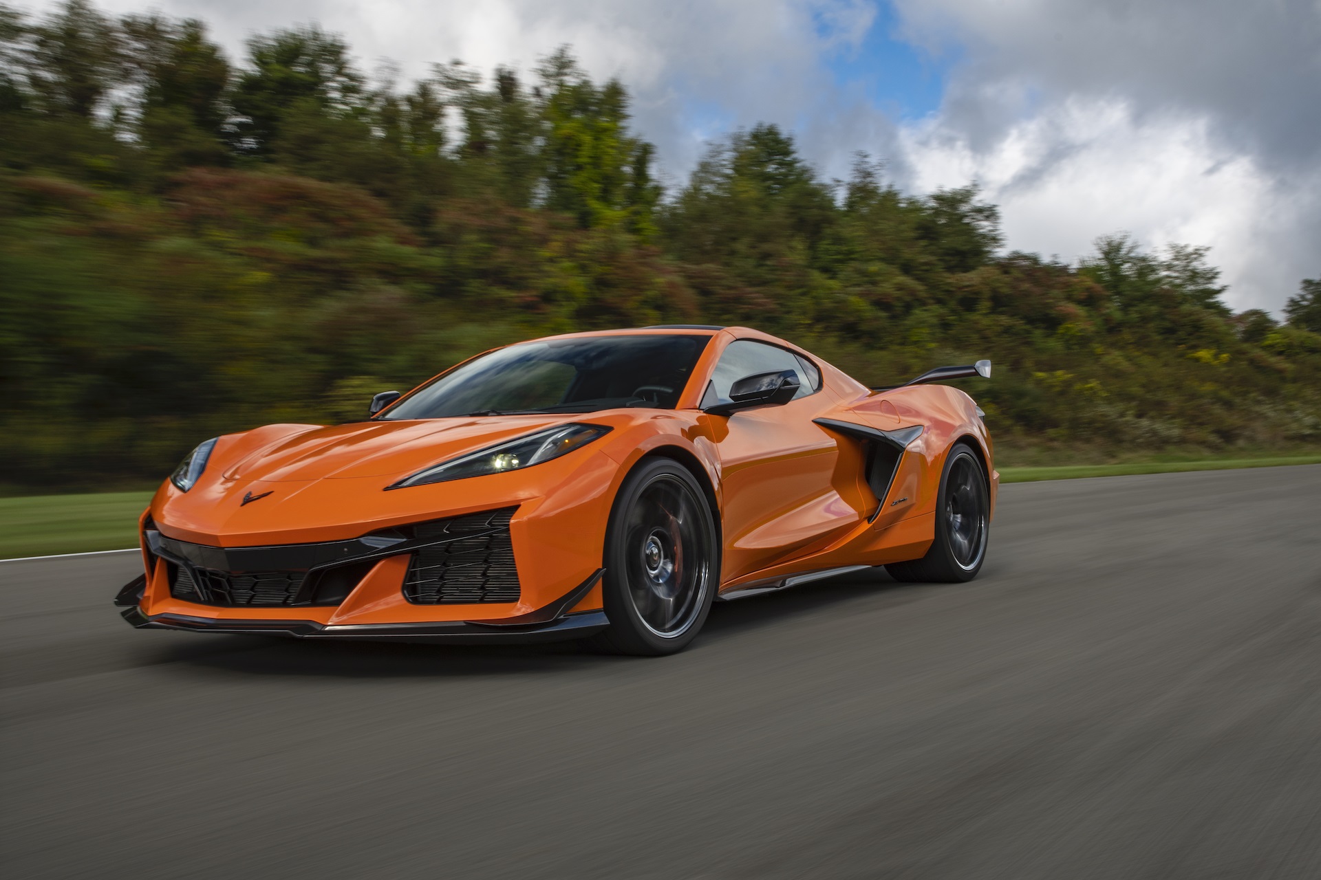2023 Chevrolet Corvette Z06 Front Three-Quarter Wallpapers #28 of 46