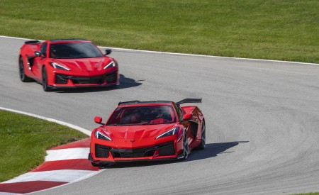 2023 Chevrolet Corvette Z06 Front Wallpapers 450x275 (4)