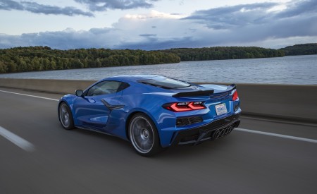 2023 Chevrolet Corvette Z06 Rear Three-Quarter Wallpapers 450x275 (16)