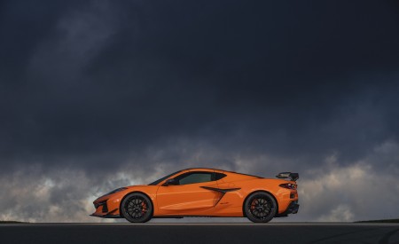 2023 Chevrolet Corvette Z06 Side Wallpapers 450x275 (12)