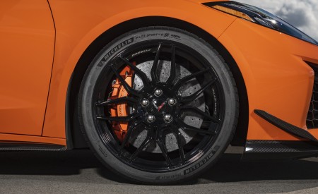 2023 Chevrolet Corvette Z06 Wheel Wallpapers 450x275 (13)