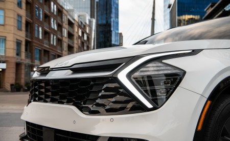 2023 Kia Sportage SX Headlight Wallpapers 450x275 (19)