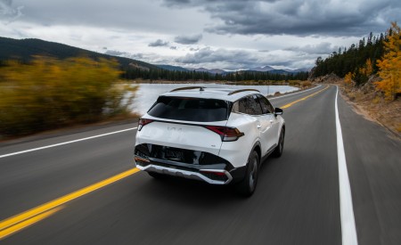 2023 Kia Sportage SX Rear Three-Quarter Wallpapers 450x275 (2)