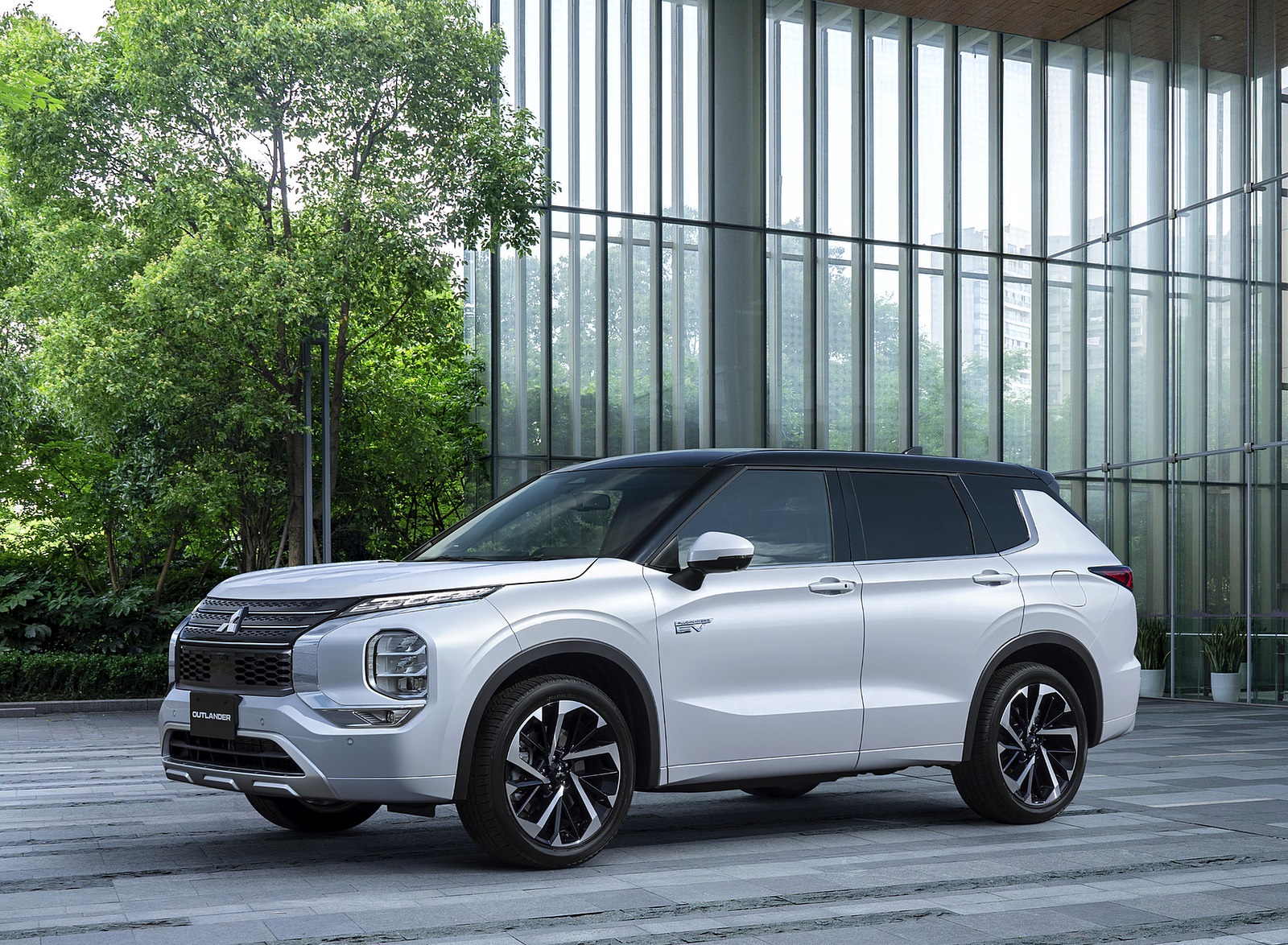 2023 Mitsubishi Outlander PHEV Front Three-Quarter Wallpapers (4)