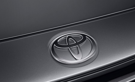 2023 Toyota bZ4X BEV Badge Wallpapers 450x275 (120)