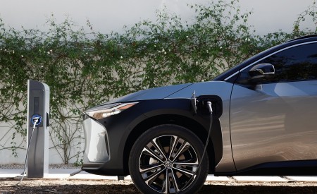 2023 Toyota bZ4X BEV Detail Wallpapers 450x275 (155)