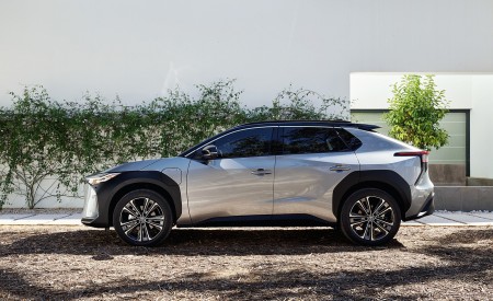 2023 Toyota bZ4X BEV Side Wallpapers 450x275 (151)