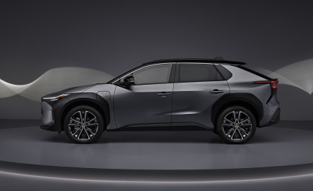 2023 Toyota bZ4X BEV Side Wallpapers 450x275 (118)