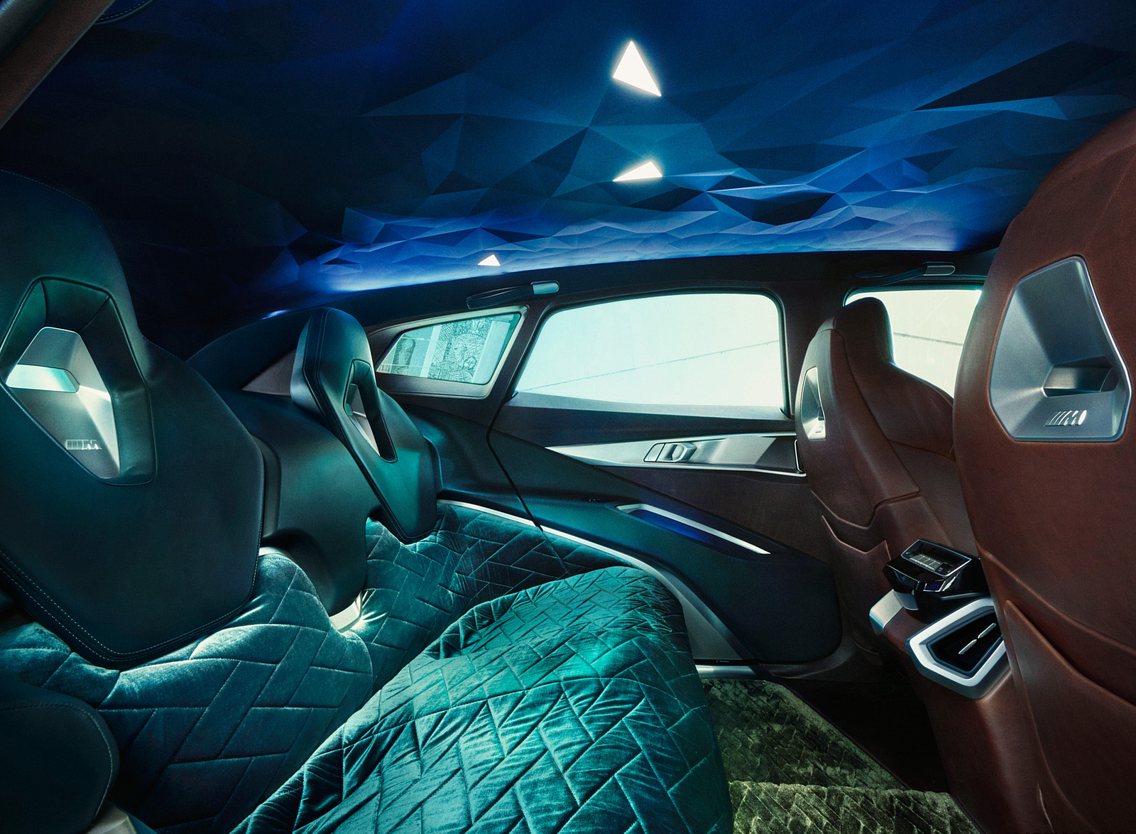 2021 BMW XM Concept Interior Rear Seats Wallpapers #30 of 66