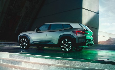 2021 BMW XM Concept Rear Three-Quarter Wallpapers 450x275 (3)