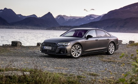 2022 Audi A8 (Color: Daytona Grey Matt Effect) Front Three-Quarter Wallpapers 450x275 (32)