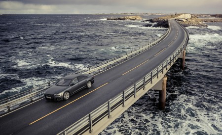 2022 Audi A8 (Color: Daytona Grey Matt Effect) Front Three-Quarter Wallpapers 450x275 (23)