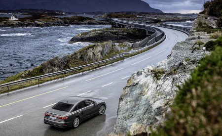2022 Audi A8 (Color: Daytona Grey Matt Effect) Top Wallpapers 450x275 (22)