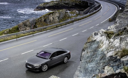 2022 Audi A8 (Color: Daytona Grey Matt Effect) Top Wallpapers 450x275 (16)