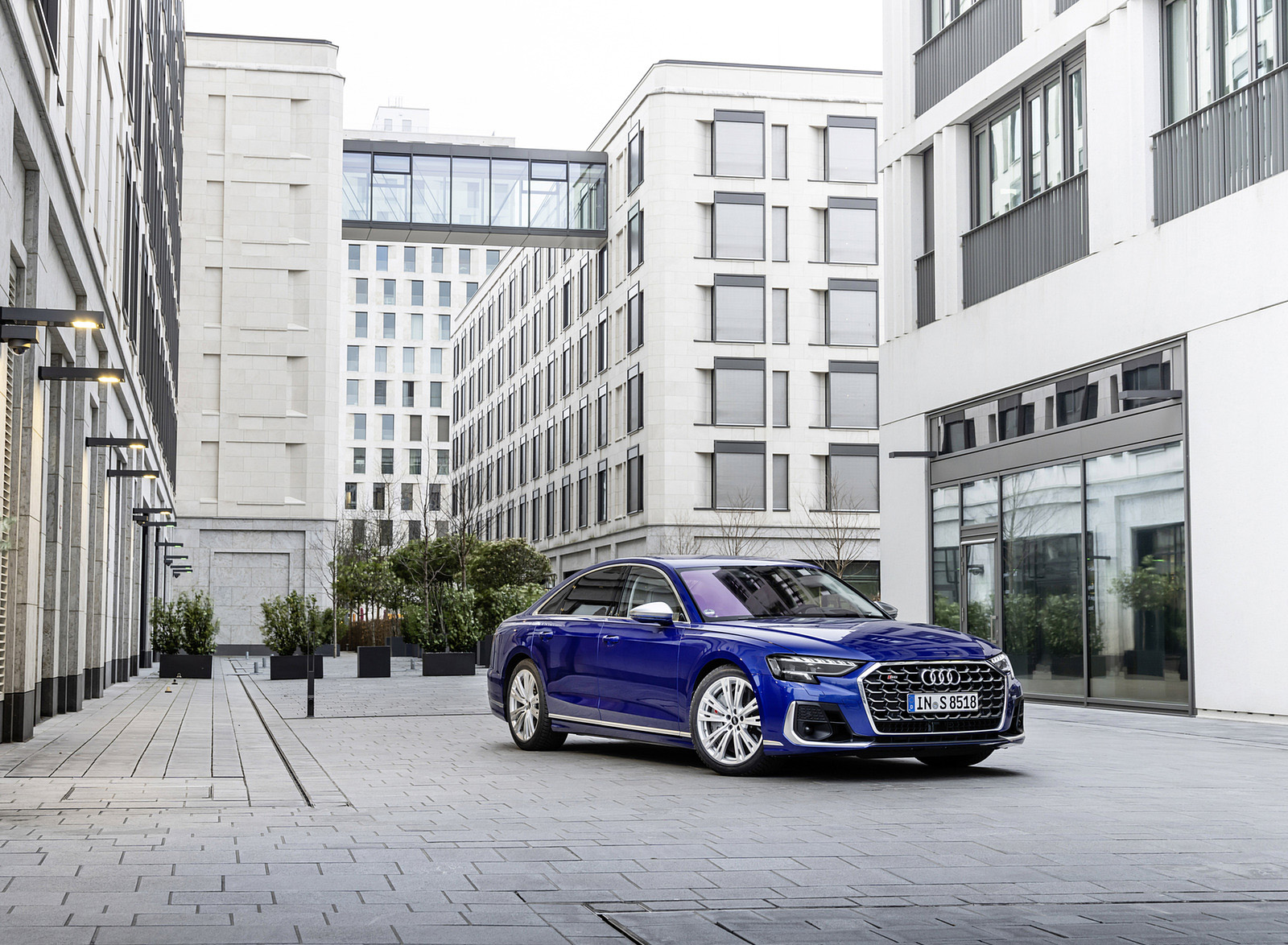 2022 Audi S8 (Color: Ultra Blue) Front Three-Quarter Wallpapers (11)
