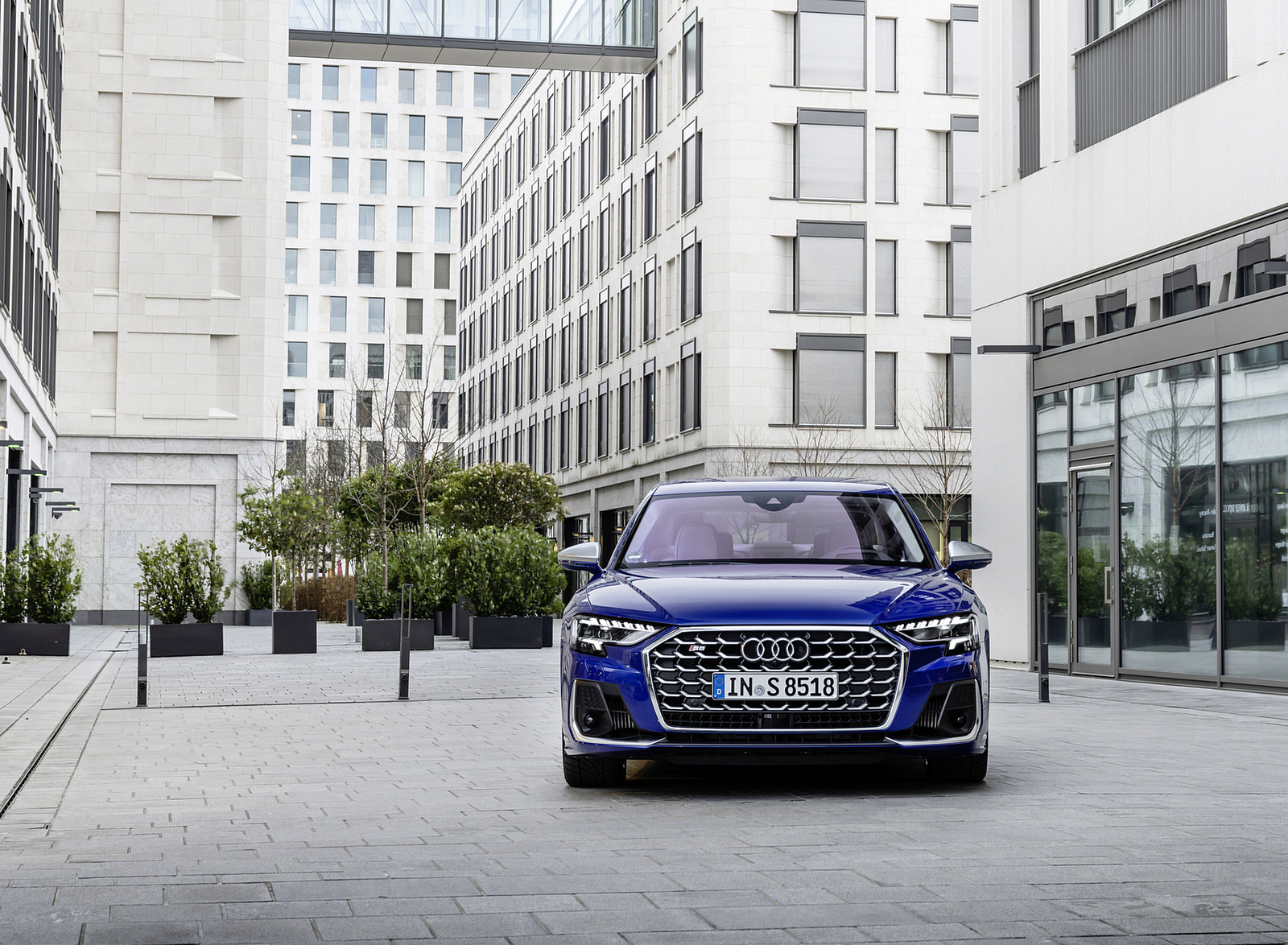 2022 Audi S8 (Color: Ultra Blue) Front Wallpapers (13)